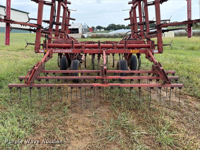 image for item EW5036 Sunflower 5331-27 field cultivator