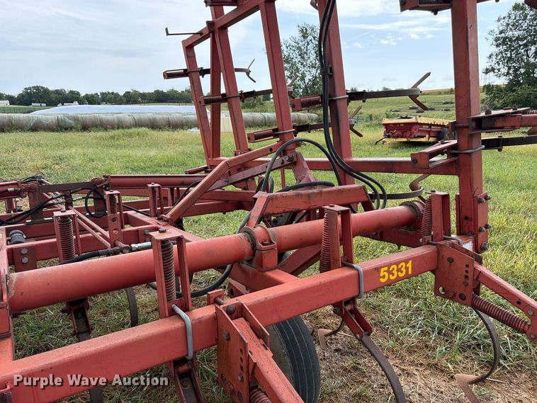 image for item EW5036 Sunflower 5331-27 field cultivator