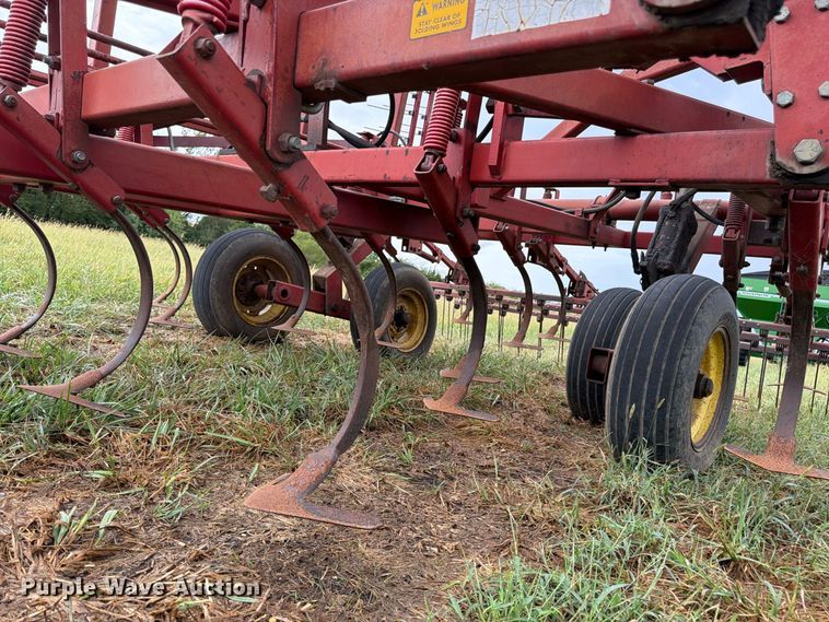 image for item EW5036 Sunflower 5331-27 field cultivator
