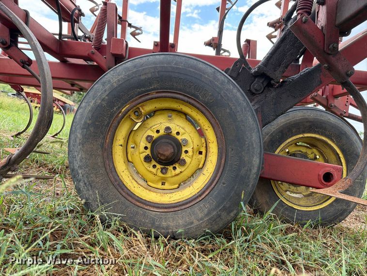 image for item EW5036 Sunflower 5331-27 field cultivator