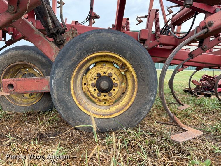 image for item EW5036 Sunflower 5331-27 field cultivator