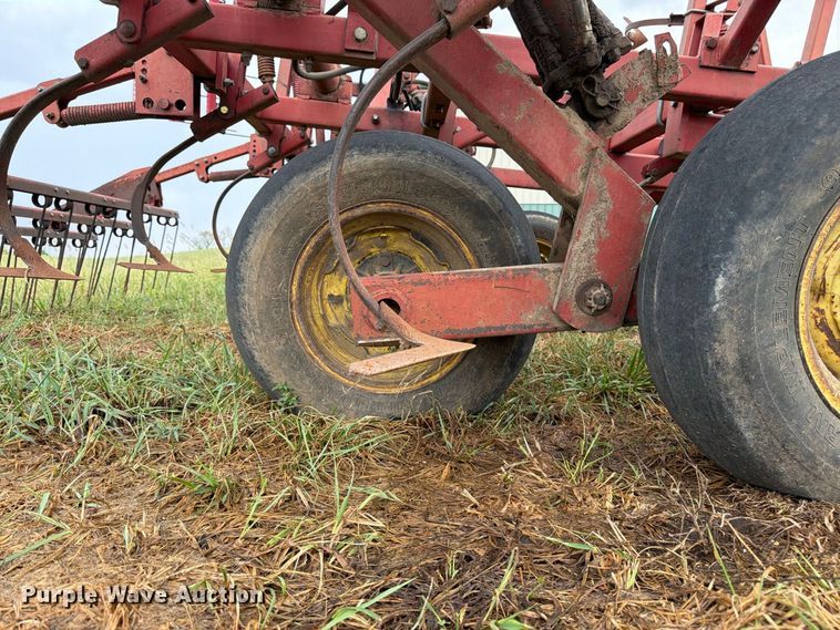 image for item EW5036 Sunflower 5331-27 field cultivator