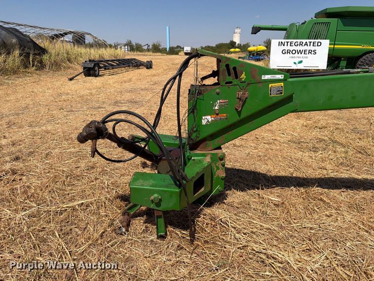image for item EW8831 John Deere 946 swather / windrower