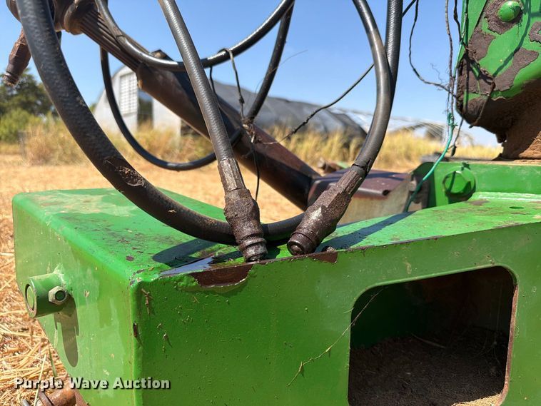 image for item EW8831 John Deere 946 swather / windrower