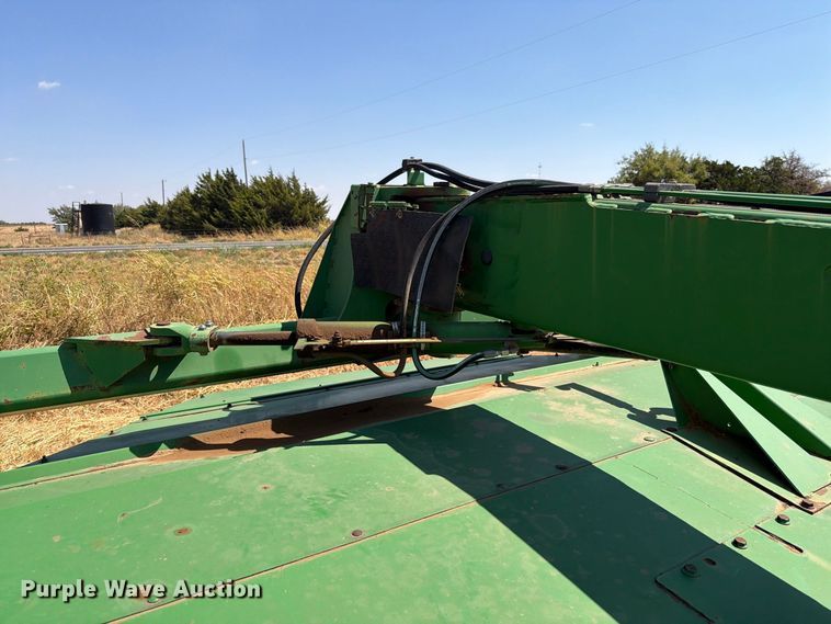 image for item EW8831 John Deere 946 swather / windrower