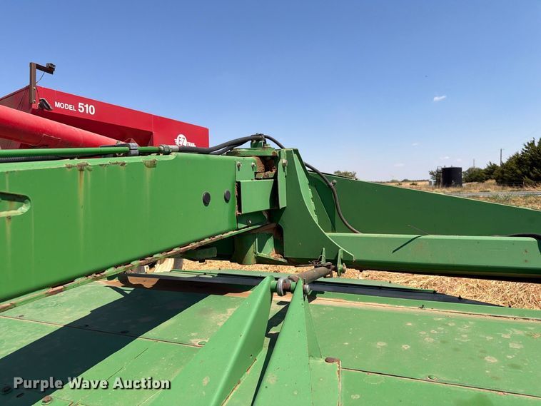 image for item EW8831 John Deere 946 swather / windrower