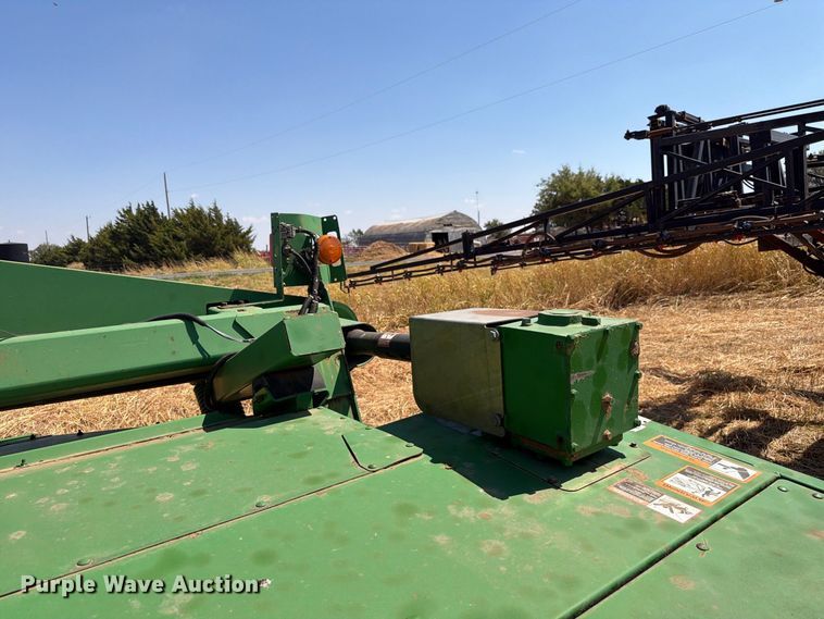 image for item EW8831 John Deere 946 swather / windrower