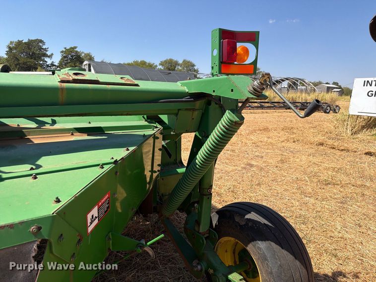 image for item EW8831 John Deere 946 swather / windrower