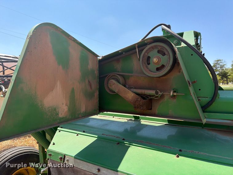 image for item EW8831 John Deere 946 swather / windrower