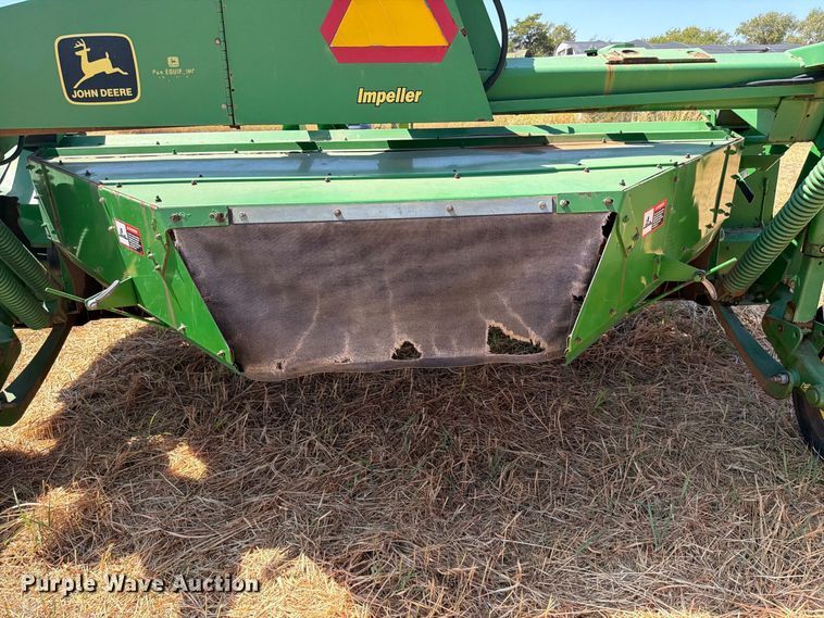 image for item EW8831 John Deere 946 swather / windrower