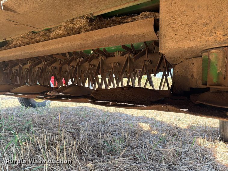 image for item EW8831 John Deere 946 swather / windrower