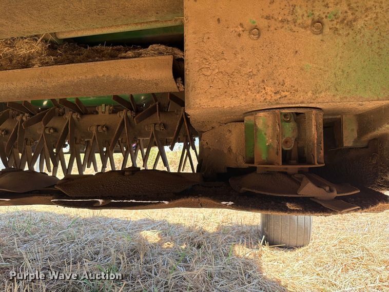 image for item EW8831 John Deere 946 swather / windrower