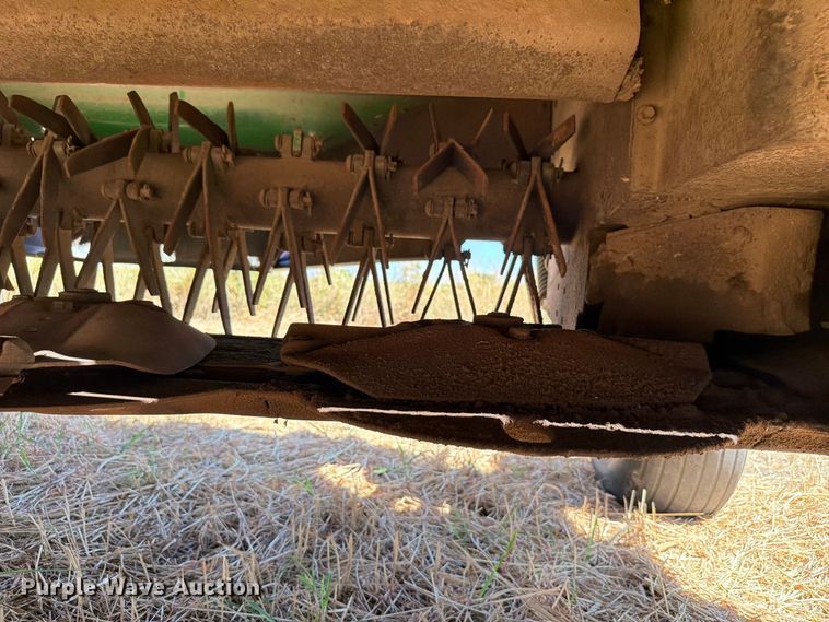 image for item EW8831 John Deere 946 swather / windrower