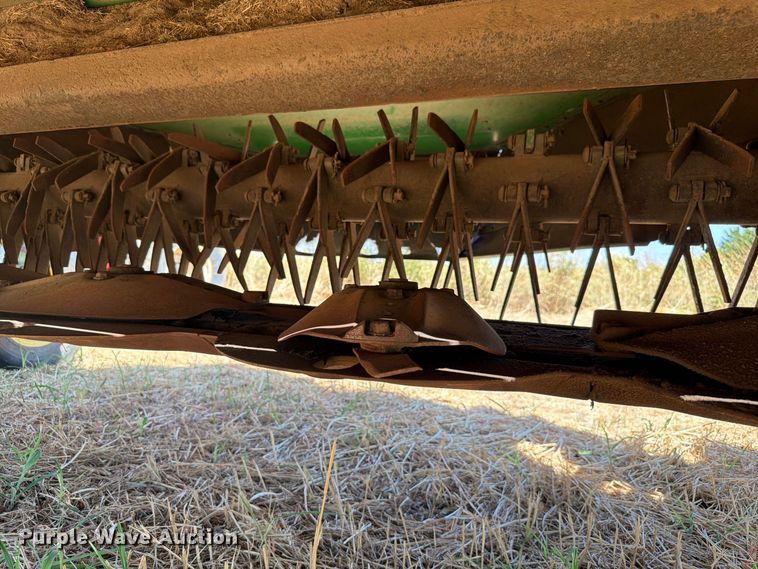image for item EW8831 John Deere 946 swather / windrower