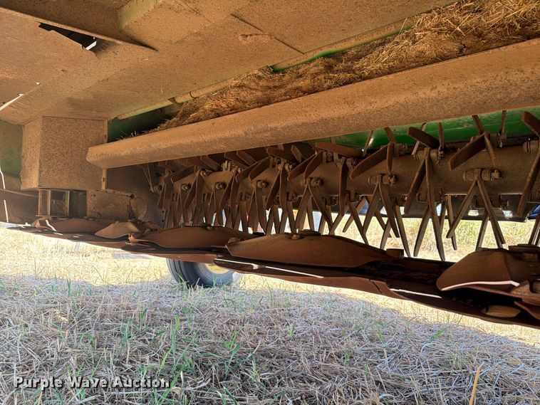 image for item EW8831 John Deere 946 swather / windrower