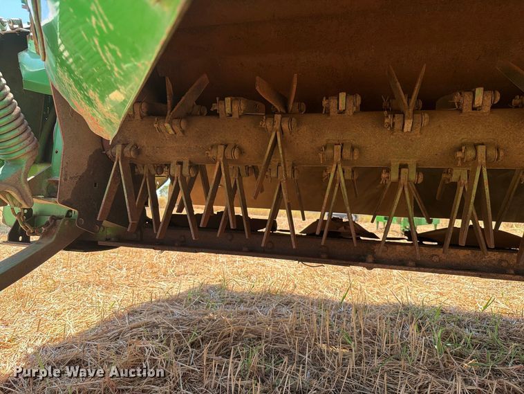 image for item EW8831 John Deere 946 swather / windrower