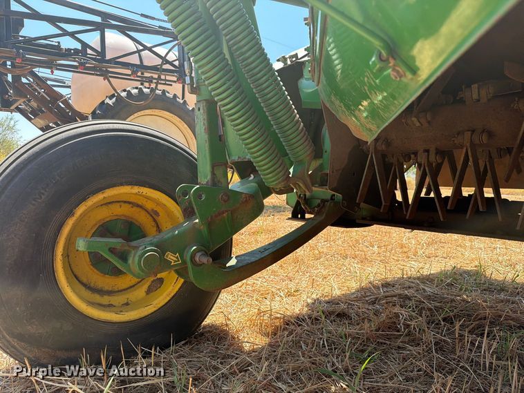 image for item EW8831 John Deere 946 swather / windrower