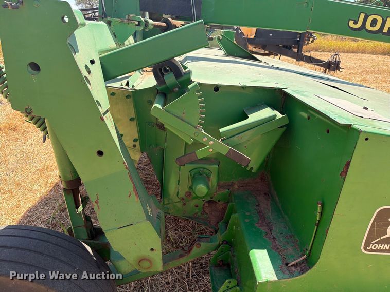 image for item EW8831 John Deere 946 swather / windrower