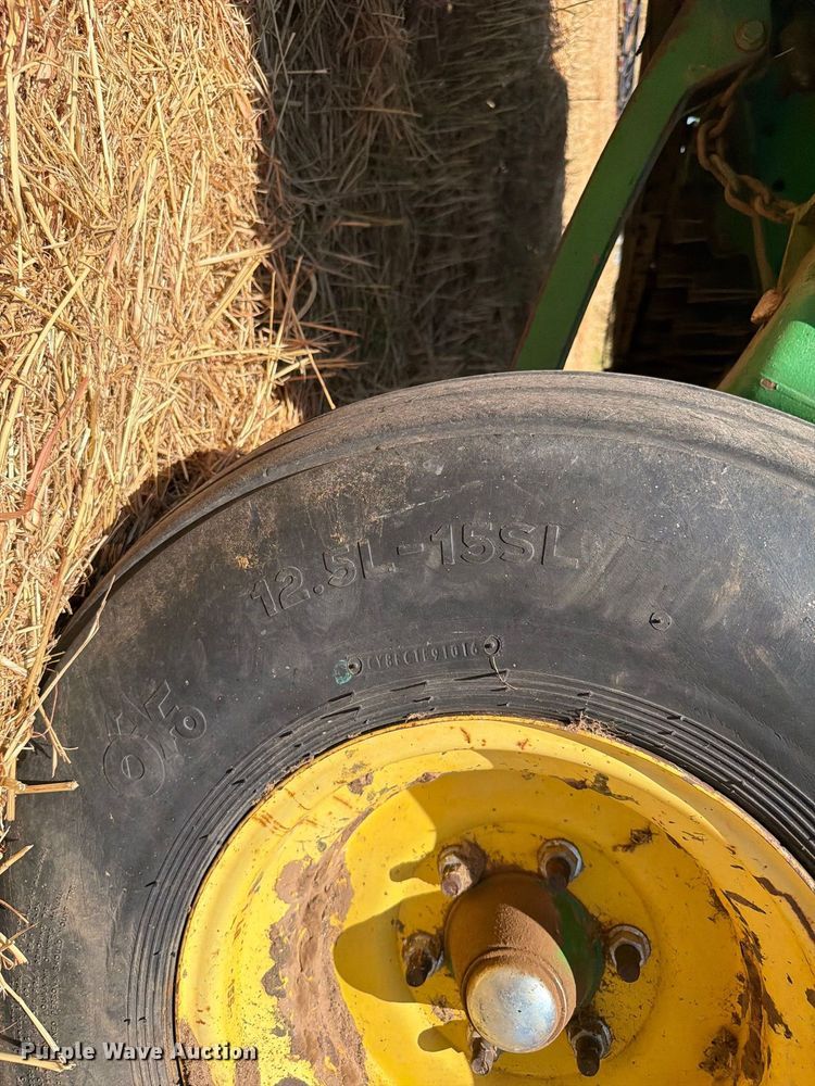 image for item EW8831 John Deere 946 swather / windrower