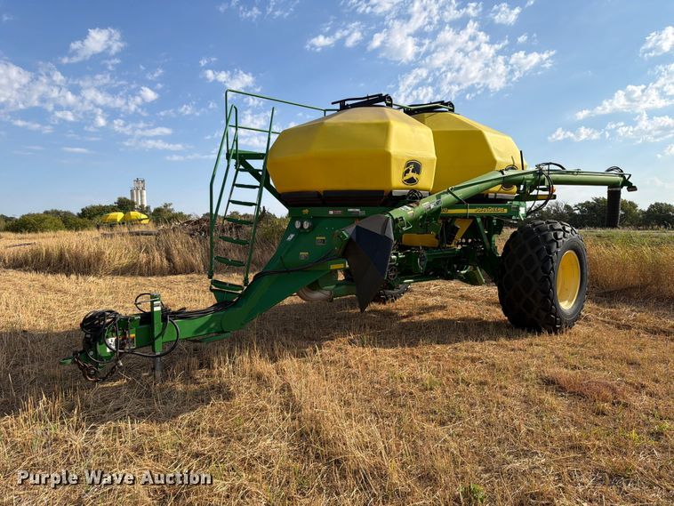 image for item EW8832 John Deere 1910 air commodity cart