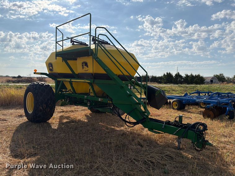 image for item EW8832 John Deere 1910 air commodity cart