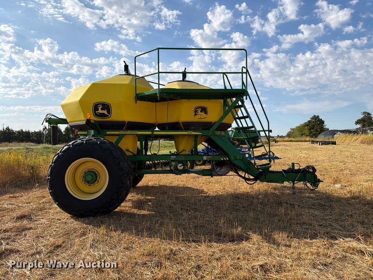 image for item EW8832 John Deere 1910 air commodity cart