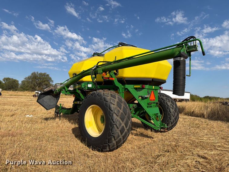 image for item EW8832 John Deere 1910 air commodity cart