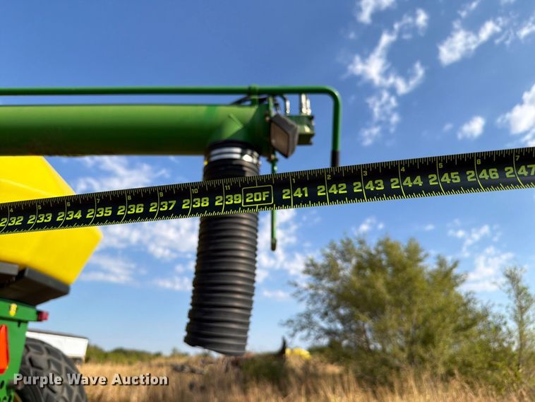 image for item EW8832 John Deere 1910 air commodity cart