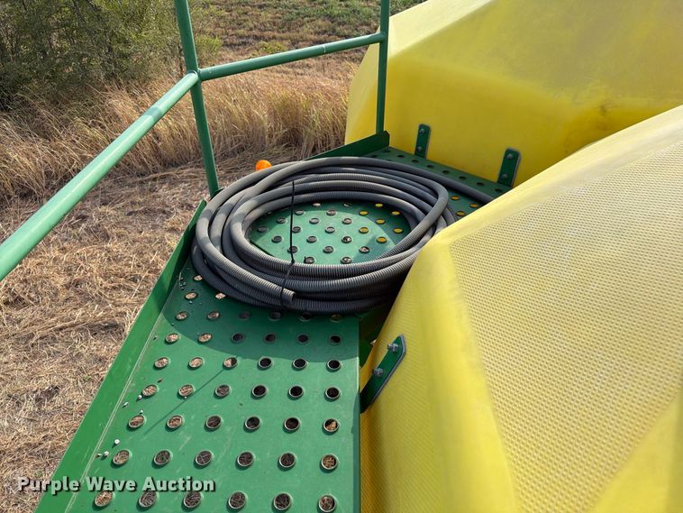 image for item EW8832 John Deere 1910 air commodity cart