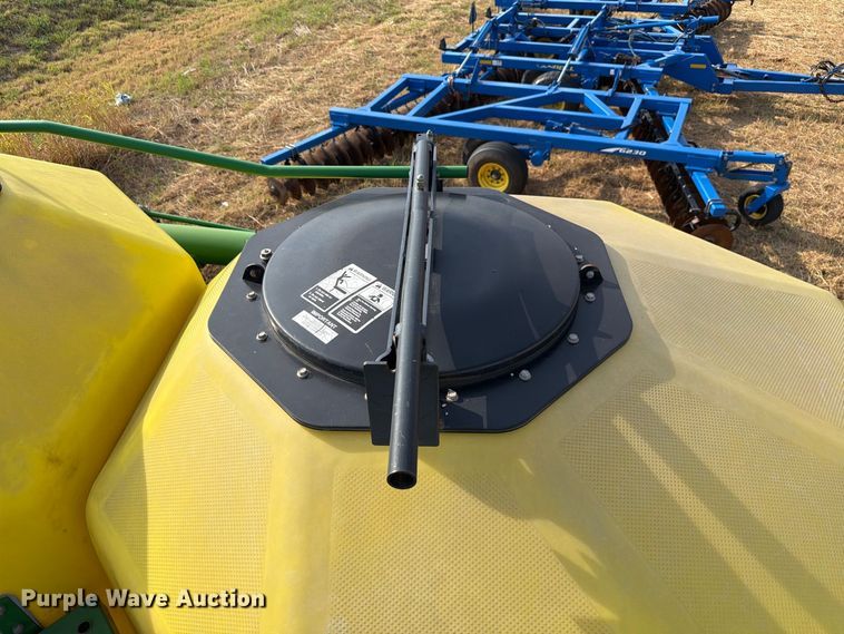 image for item EW8832 John Deere 1910 air commodity cart