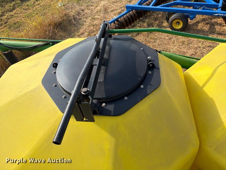 image for item EW8832 John Deere 1910 air commodity cart