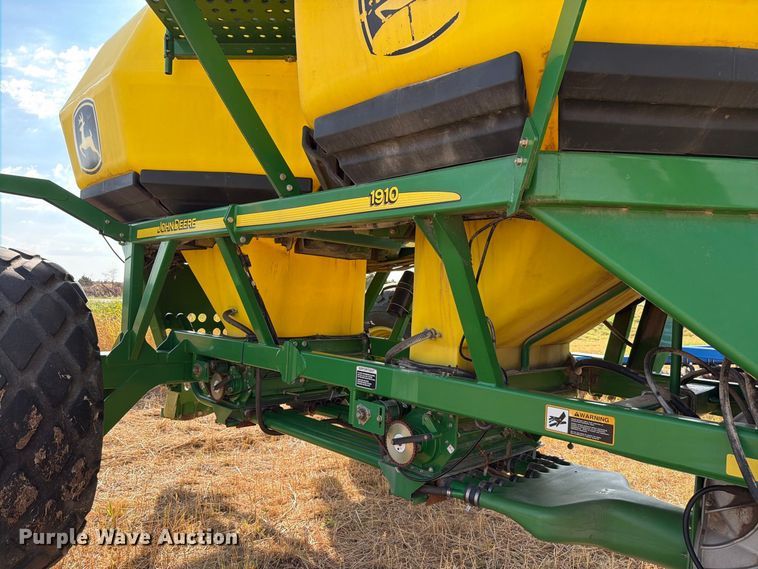 image for item EW8832 John Deere 1910 air commodity cart