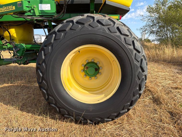 image for item EW8832 John Deere 1910 air commodity cart
