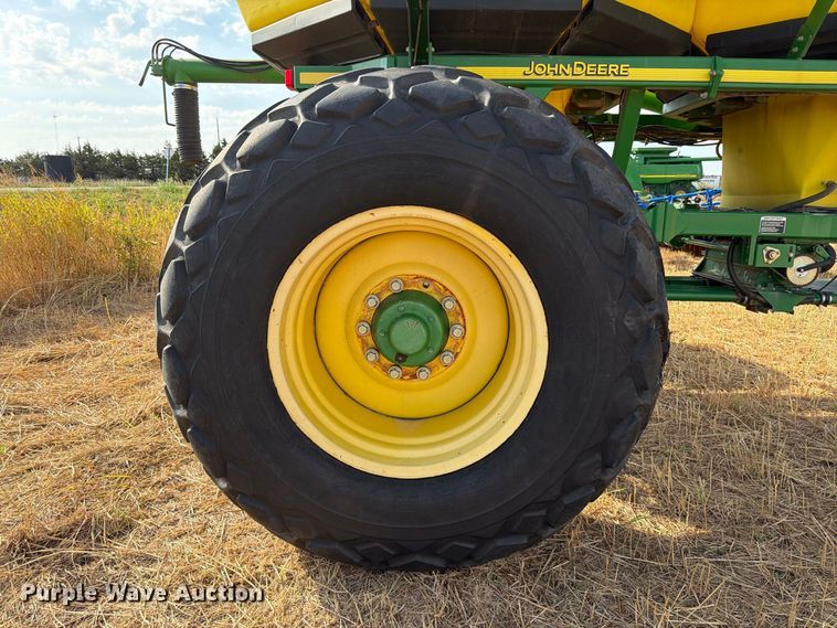 image for item EW8832 John Deere 1910 air commodity cart