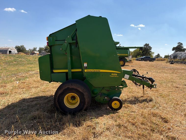 image for item EW8833 2013 John Deere 469 round baler