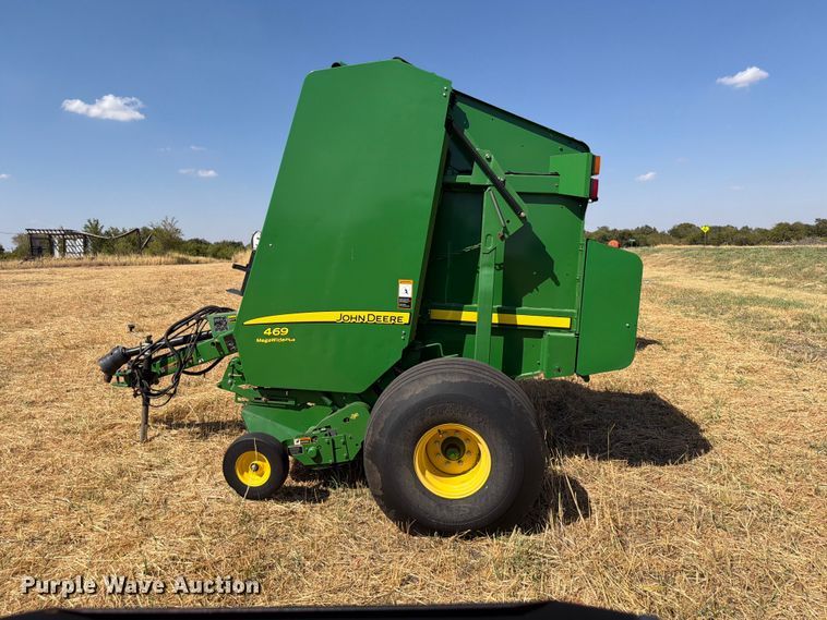 image for item EW8833 2013 John Deere 469 round baler