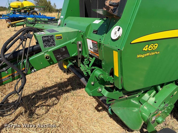 image for item EW8833 2013 John Deere 469 round baler