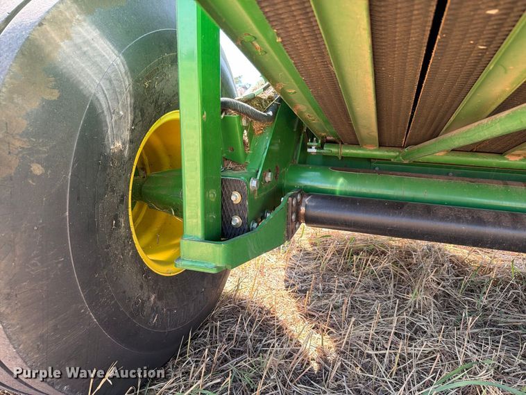 image for item EW8833 2013 John Deere 469 round baler