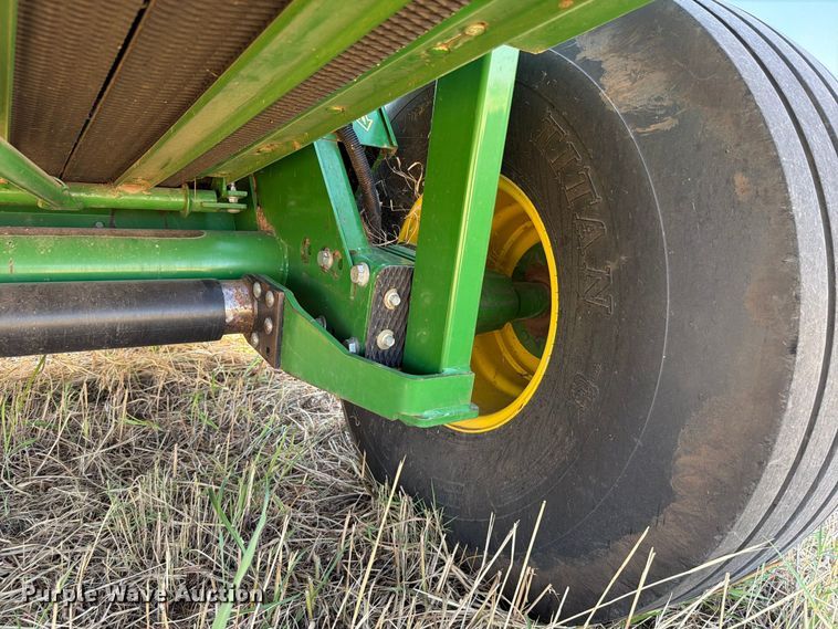 image for item EW8833 2013 John Deere 469 round baler