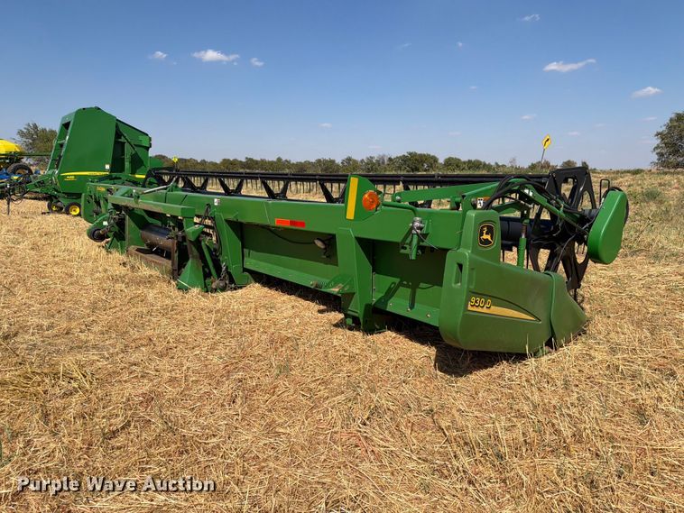 image for item EW8834 2006 John Deere 630 D rigid head