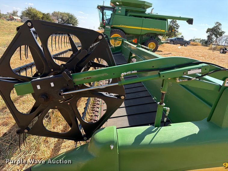image for item EW8834 2006 John Deere 630 D rigid head