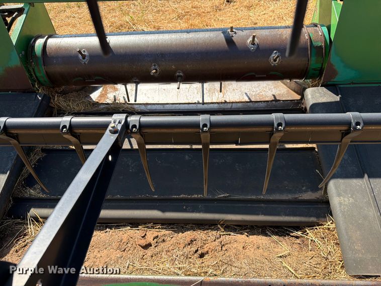 image for item EW8834 2006 John Deere 630 D rigid head