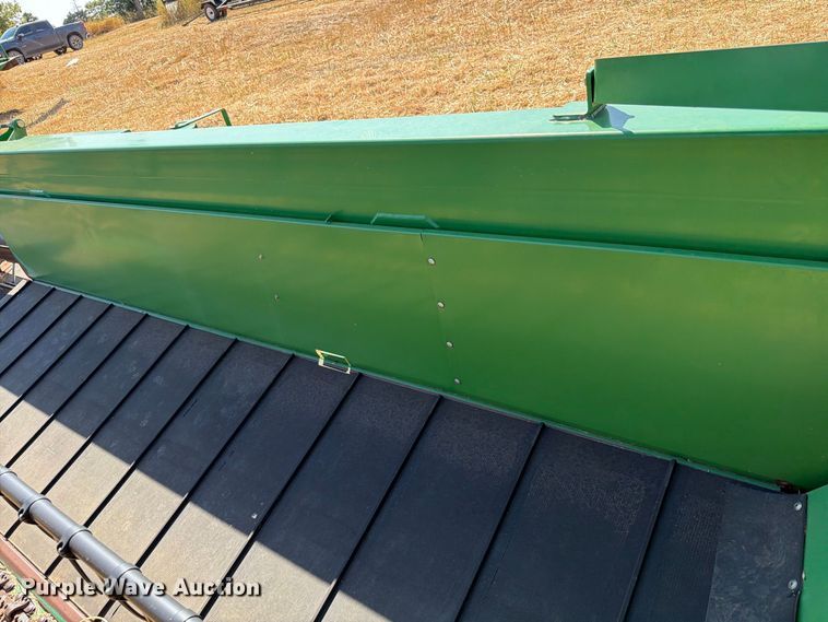 image for item EW8834 2006 John Deere 630 D rigid head