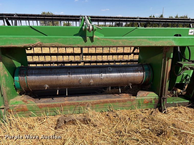 image for item EW8834 2006 John Deere 630 D rigid head