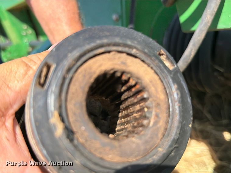 image for item EW8834 2006 John Deere 630 D rigid head