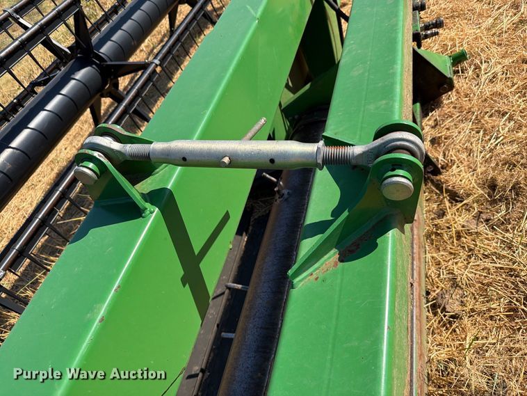 image for item EW8834 2006 John Deere 630 D rigid head