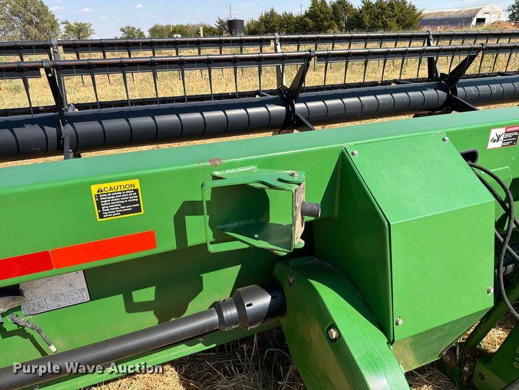 image for item EW8834 2006 John Deere 630 D rigid head