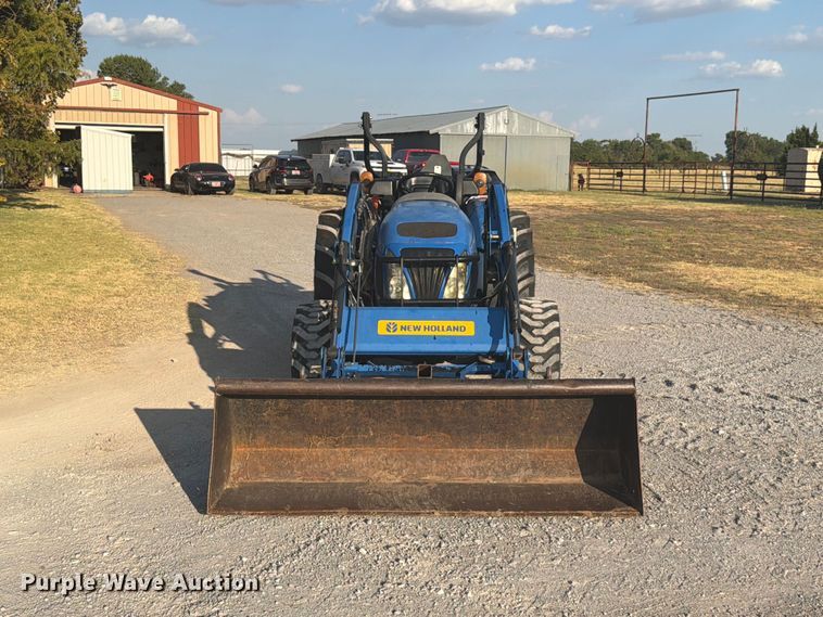 image for item EW8867 New Holland Boomer 50 MFWD tractor