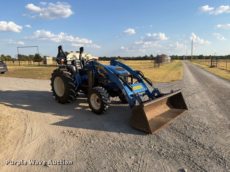 image for item EW8867 New Holland Boomer 50 MFWD tractor