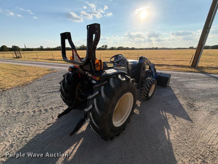 image for item EW8867 New Holland Boomer 50 MFWD tractor